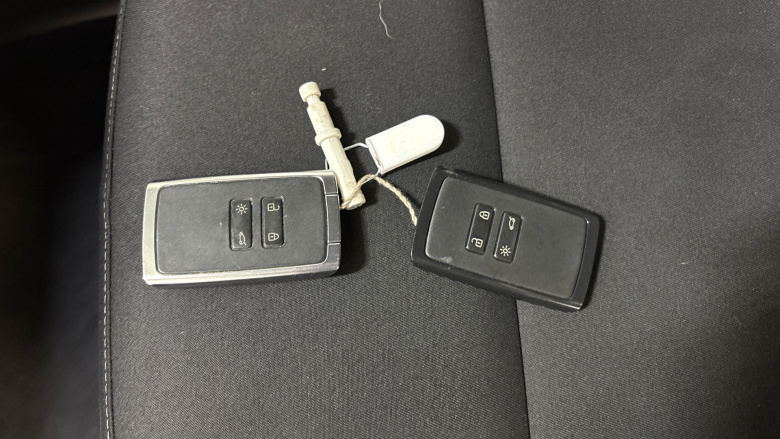 Renault Captur 1.3 TCE 140 Iconic 5dr EDC Petrol Hatchback